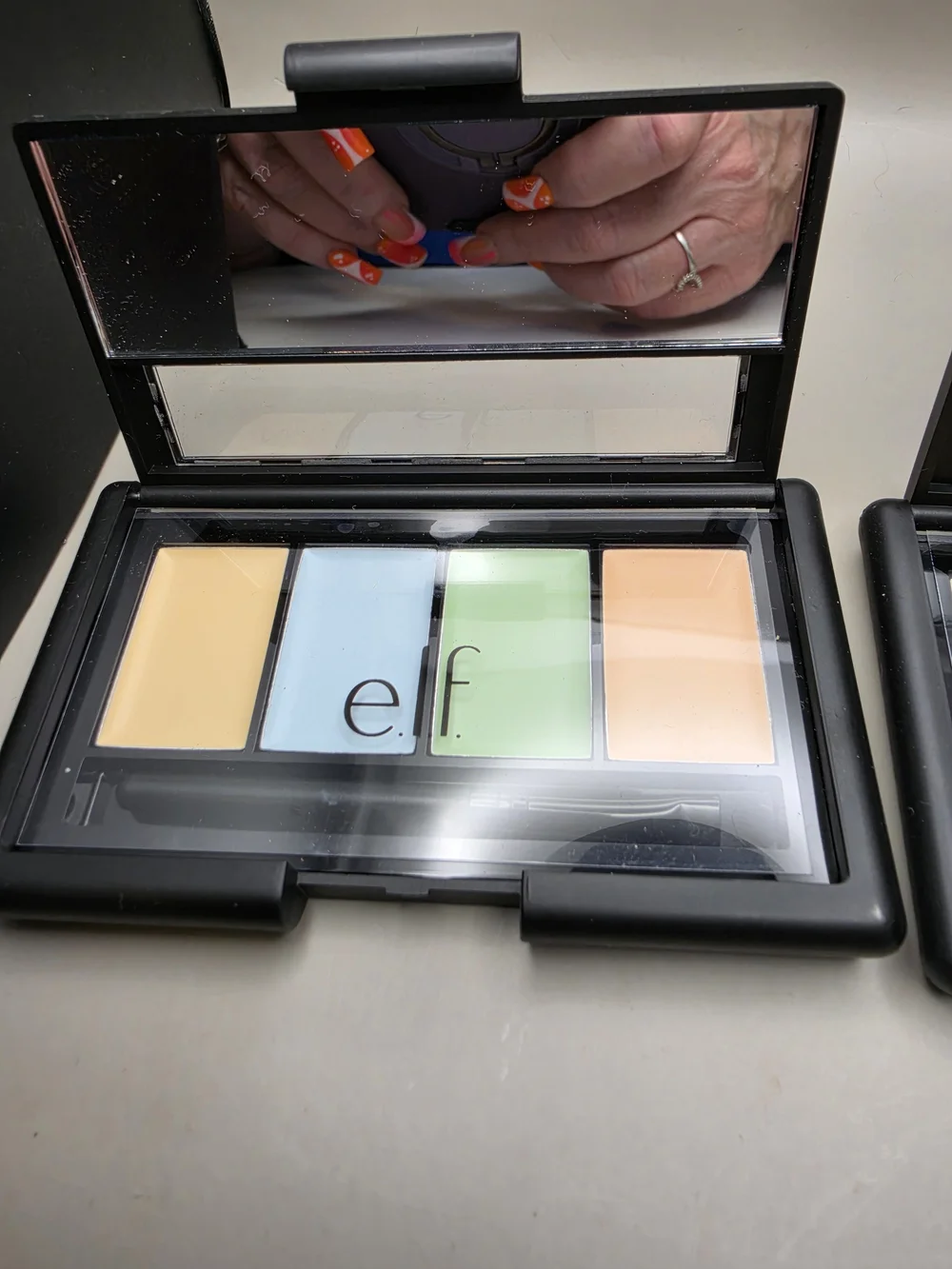 Elf Corrective Concealer Erase & Conceal (2)